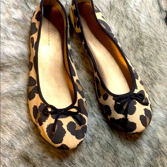 Predictions Shoes - *HP*x2* Predictions leopard Flats size 7 1/2